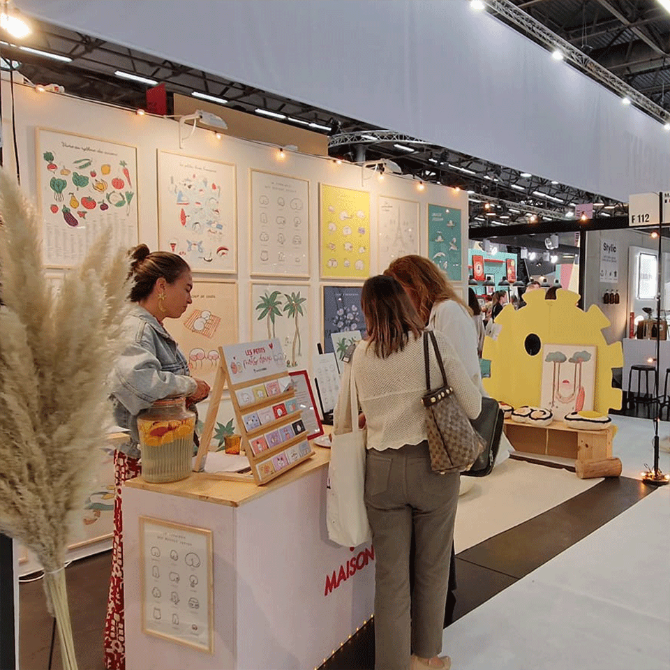 Stand-les-petites-fesses-maison-et-objet-paris